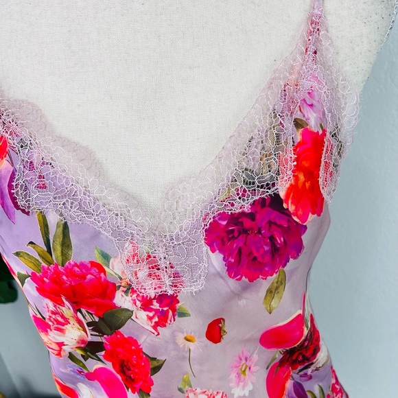 Victoria’s Secret Pink Floral Lace Satin Robe + Cami Set - Picture 3 of 10